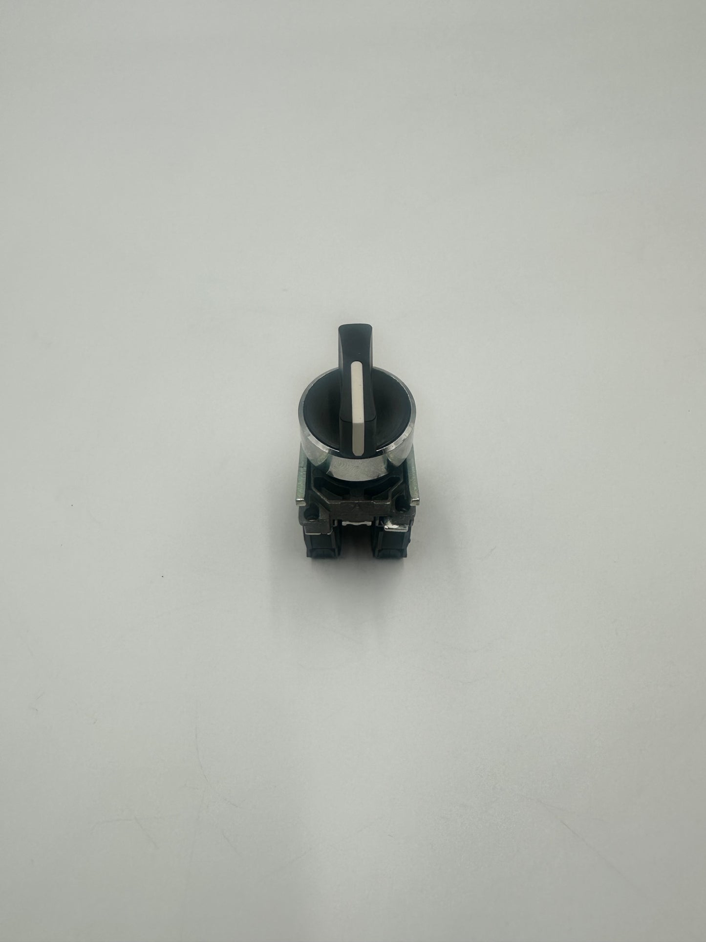 Przełącznik stało powrotny 3-pozycyjny z blokiem styków Dhollandia E0811.S