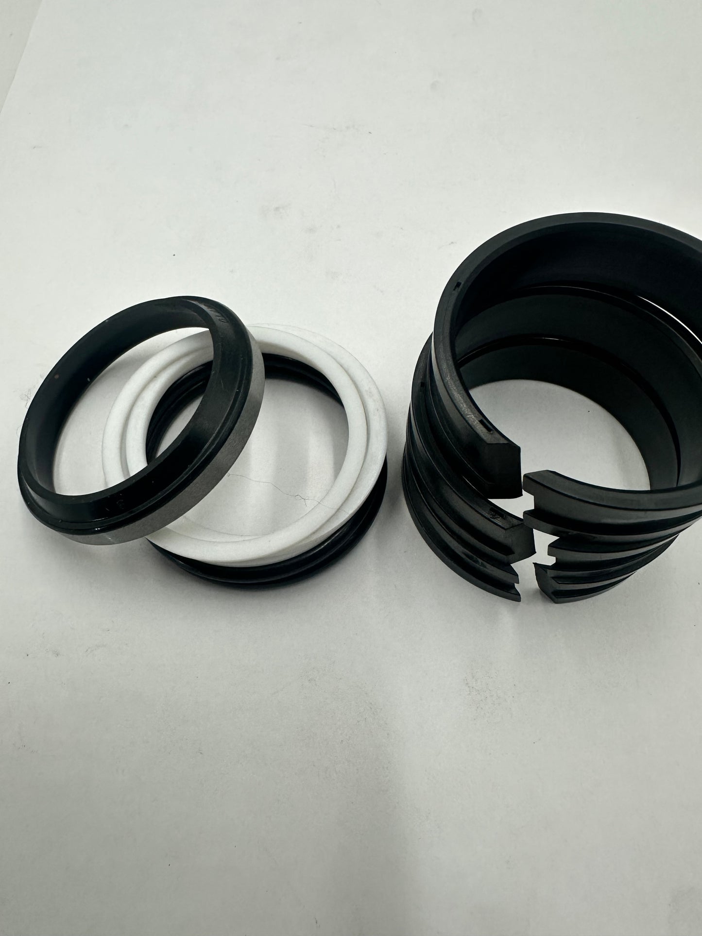 Zestaw naprawczy z prowadzeniami do siłownika podnoszenia Ø 45 mm do wind MBB-Palfinger