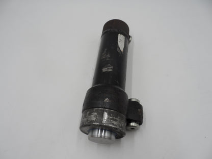 Siłownik poziomujący tzw. pamięć hydrauliczna CAD08.050.40.0100