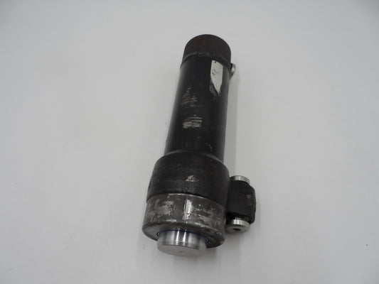 Siłownik poziomujący tzw. pamięć hydrauliczna CAD08.050.40.0100