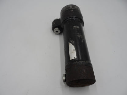 Siłownik poziomujący tzw. pamięć hydrauliczna CAD08.050.40.0100