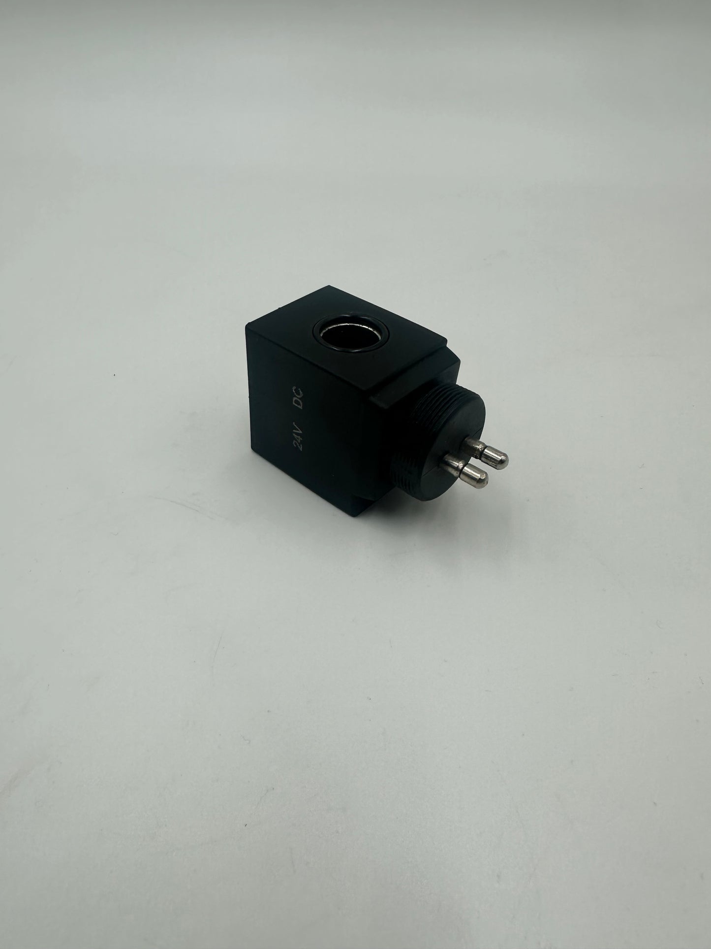 Cewka elektrozaworu zamiennik 24V 13x39 mm M24 do Dhollandii