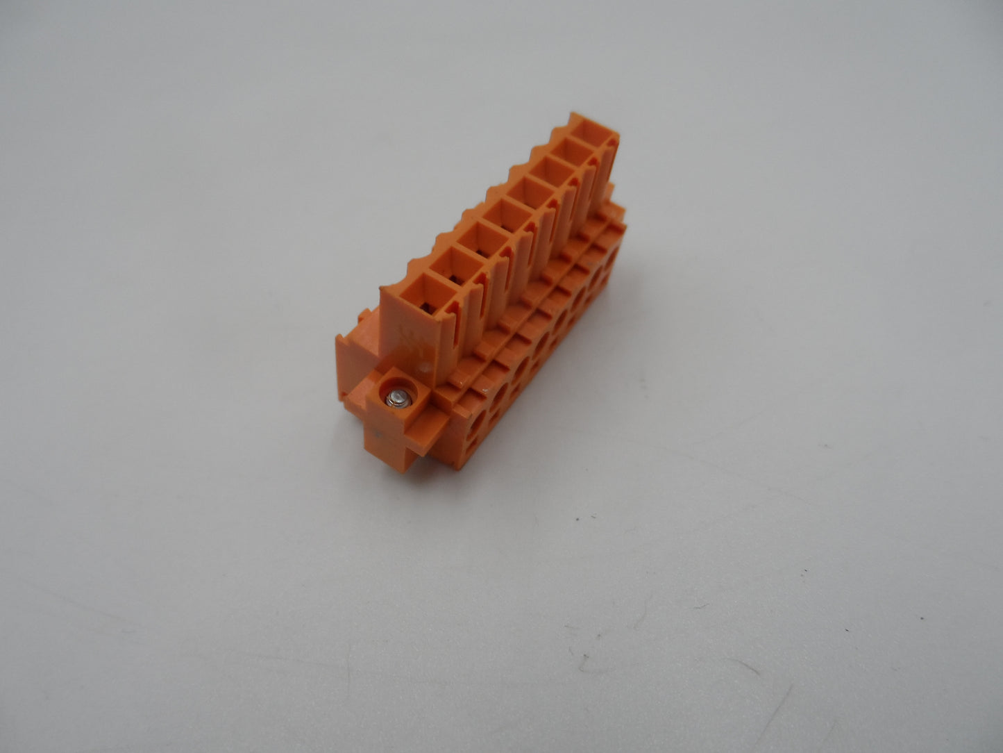 Wtyczka elektryczna 8-pin EEA2604